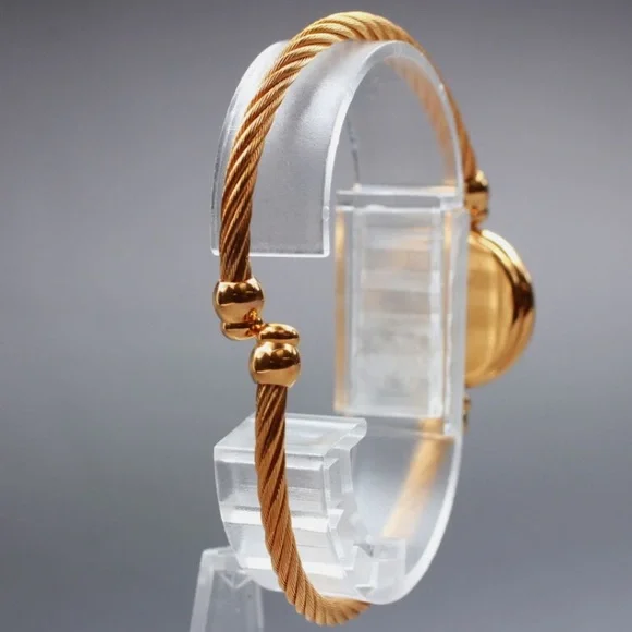 GORGEOUS Gucci Swiss Quartz Statement Watch Double GG’s 💕 - Picture 7 of 9